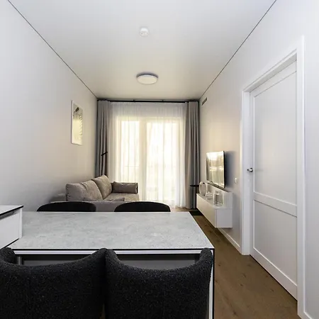 Apartment Coastal Haven Retreat With Balcony I Cohost *