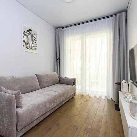 Apartment Coastal Haven Retreat With Balcony I Cohost *