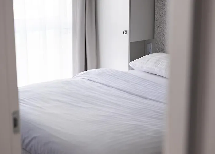 Coastal Haven Retreat, By Cohost *